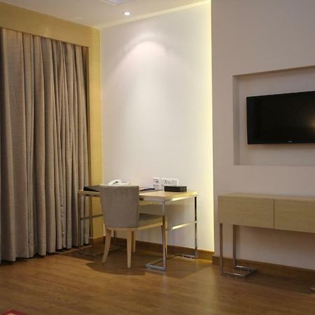 Country Inn & Suites By Radisson, Meerut Exterior photo