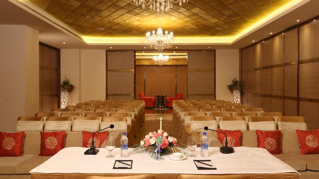 Country Inn & Suites By Radisson, Meerut Exterior photo