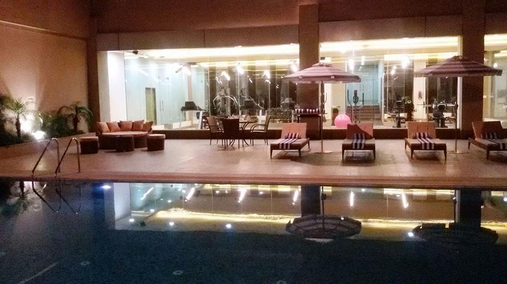 Country Inn & Suites By Radisson, Meerut Exterior photo