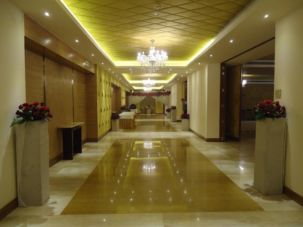 Country Inn & Suites By Radisson, Meerut Exterior photo