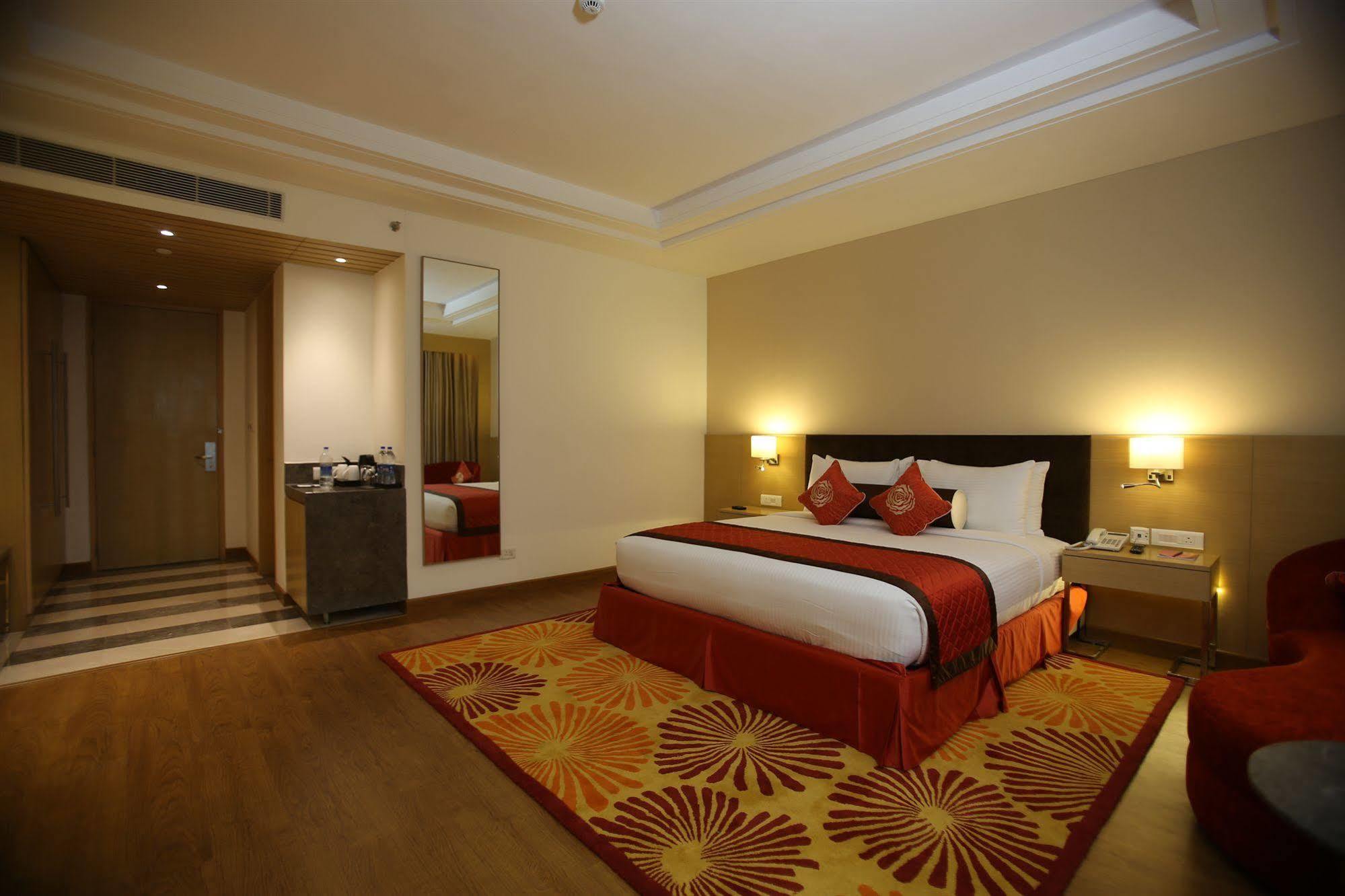 Country Inn & Suites By Radisson, Meerut Exterior photo