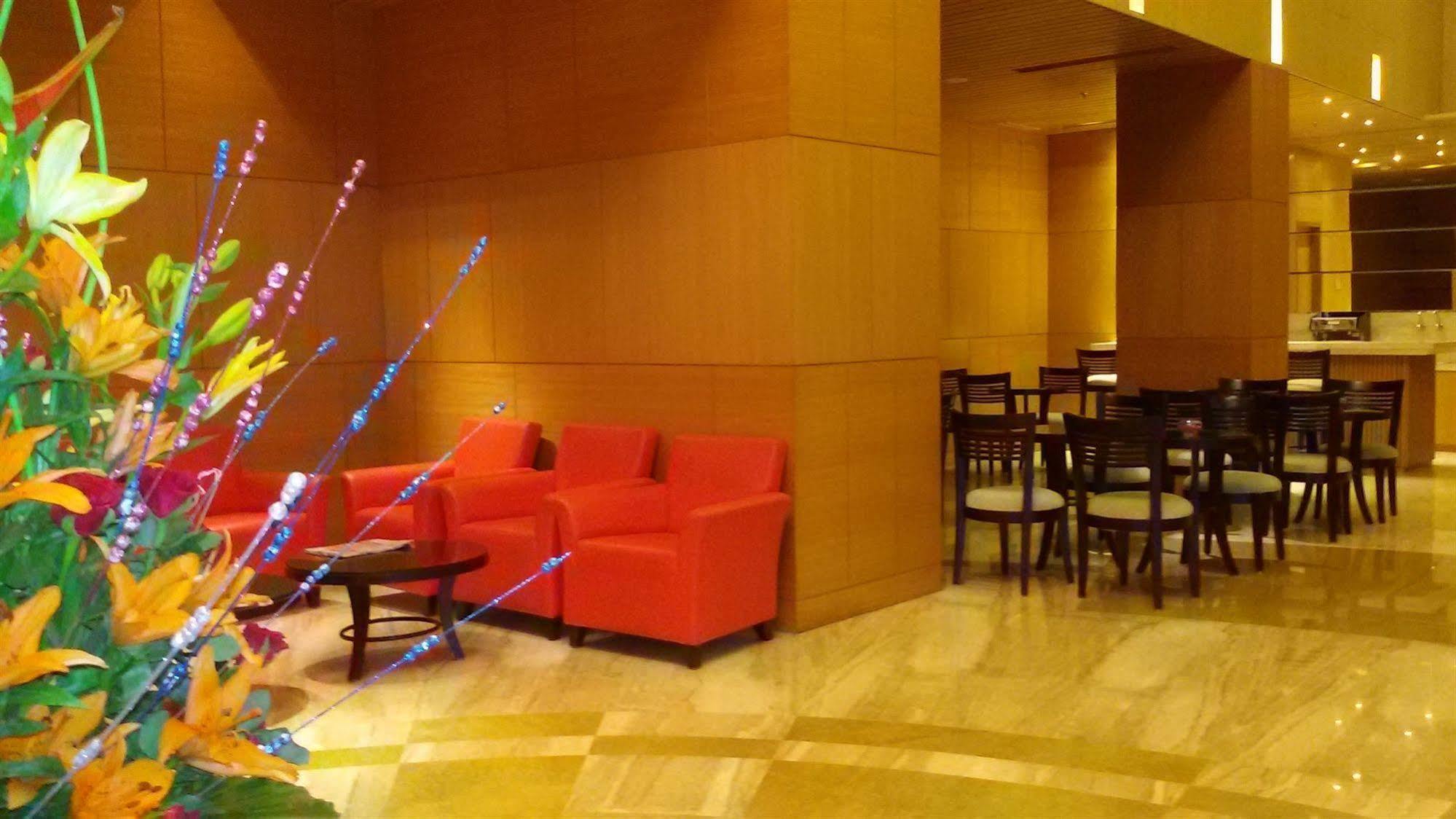Country Inn & Suites By Radisson, Meerut Exterior photo
