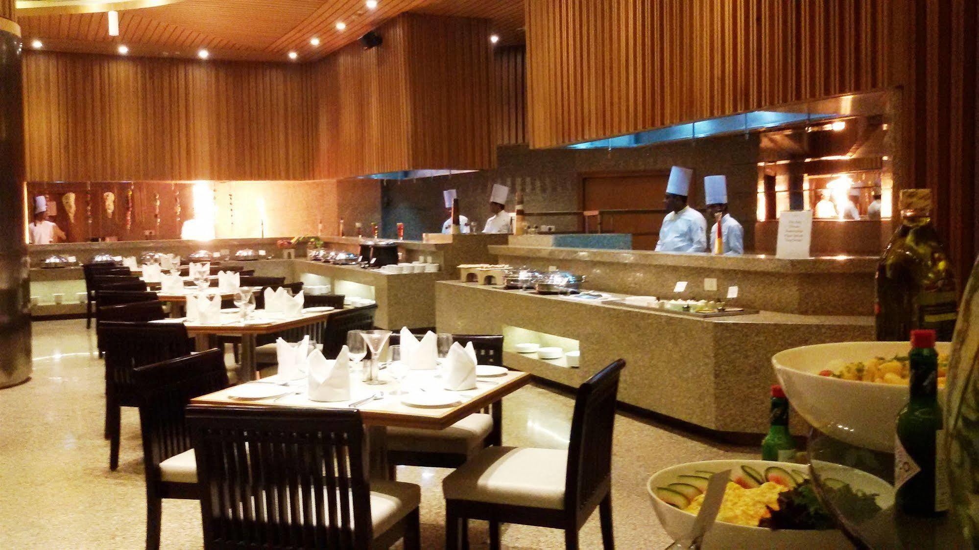 Country Inn & Suites By Radisson, Meerut Exterior photo